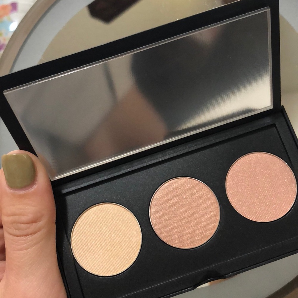 NEW SMASHBOX highlighting palette